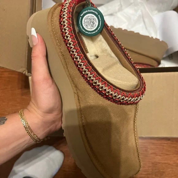 UGG Tazz women’s booties - Picture 5 of 13